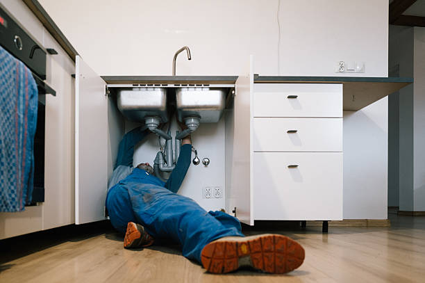 Professional Drain Cleaning technician working in Oakland, OR